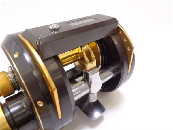 ０７ミリオネアＩＣＶ２５０ 右